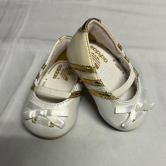 Adidas - White and Gold Mary Jane Dress Shoes with Elegant Trim/Bow - Picture 2 of 7
